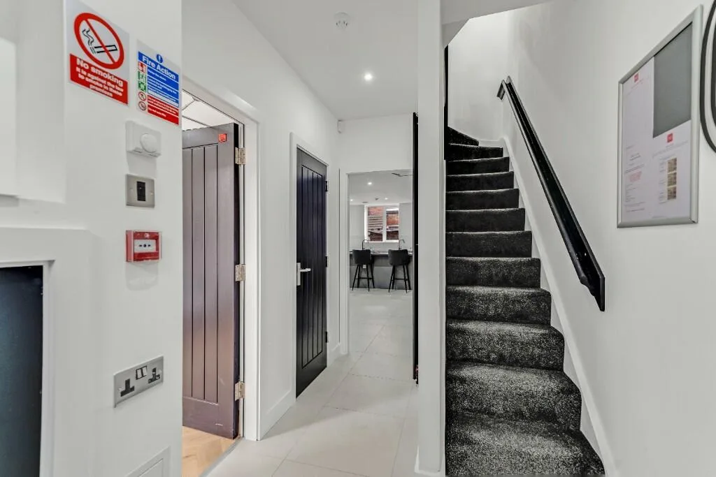 6 bedroom terraced house for rent