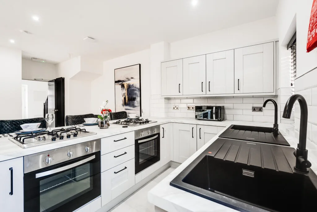 6 bedroom terraced house for rent