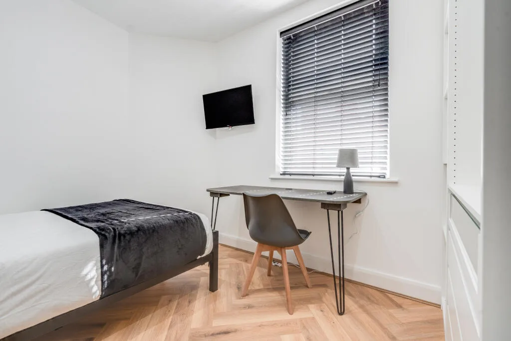 6 bedroom terraced house for rent
