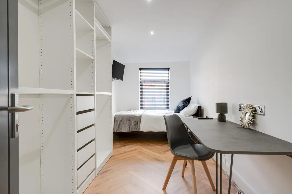 6 bedroom terraced house for rent