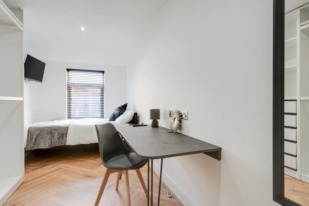 6 bedroom terraced house for rent