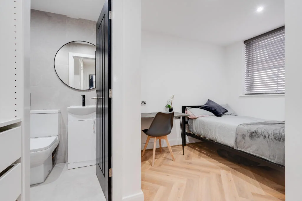 6 bedroom terraced house for rent
