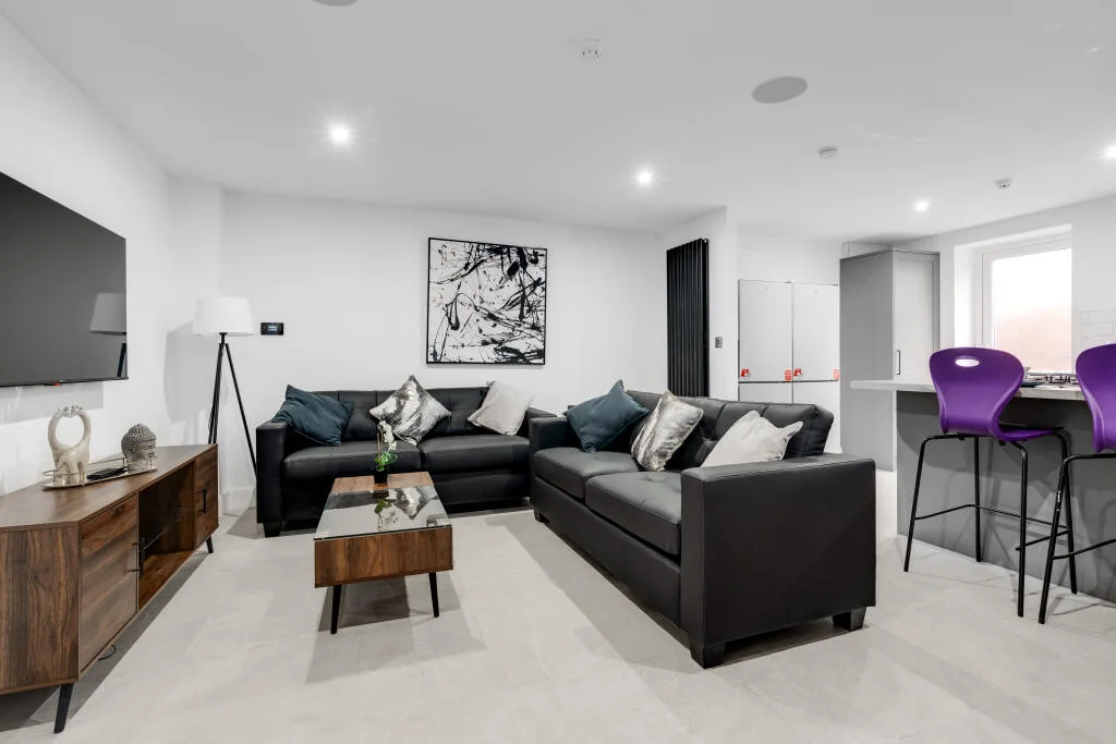 6 bedroom terraced house for rent