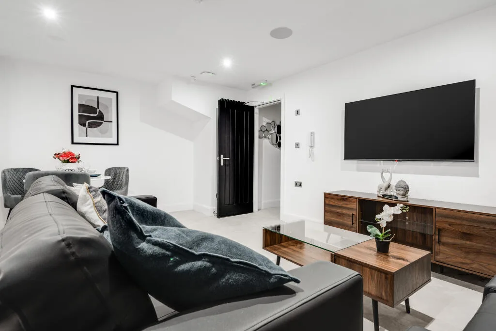 6 bedroom terraced house for rent