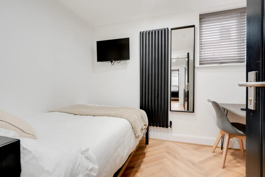 6 bedroom terraced house for rent