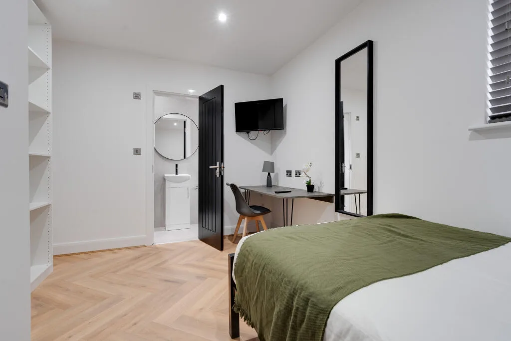 6 bedroom terraced house for rent