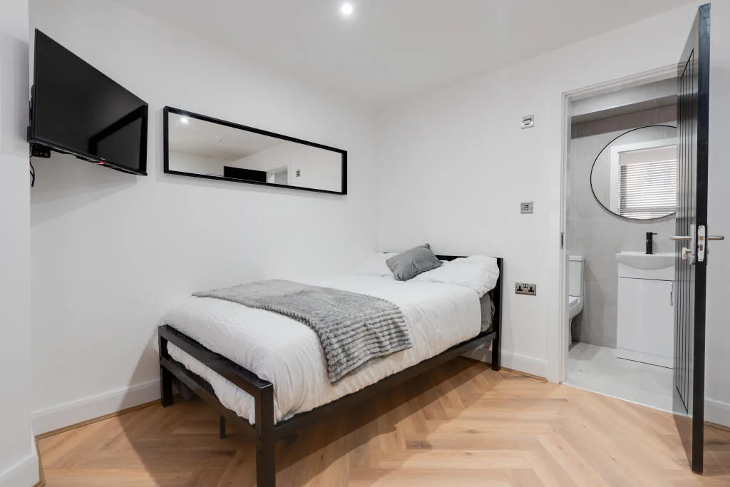 6 bedroom terraced house for rent