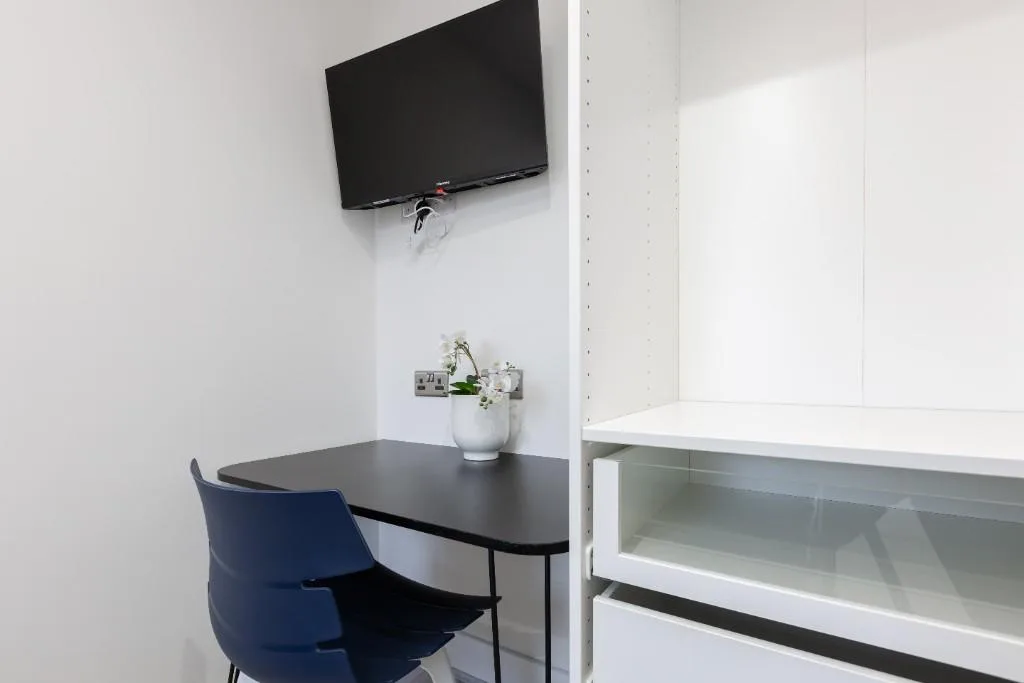 6 bedroom terraced house for rent