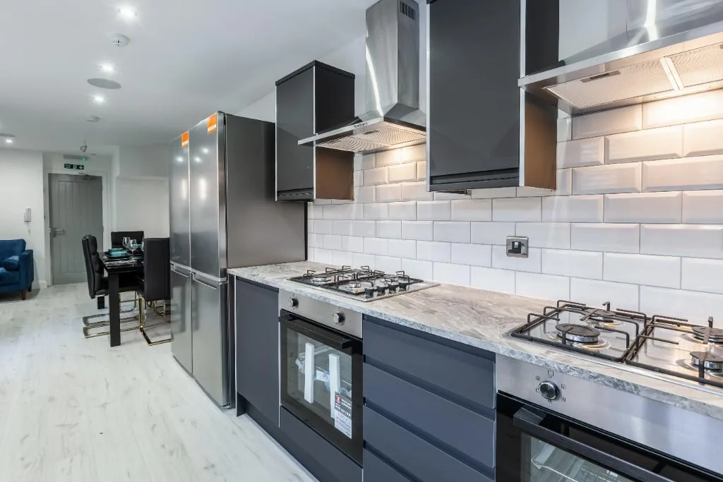 6 bedroom terraced house for rent