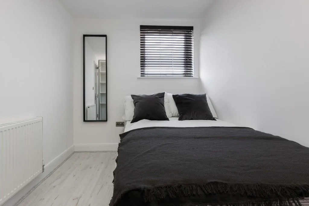 6 bedroom terraced house for rent