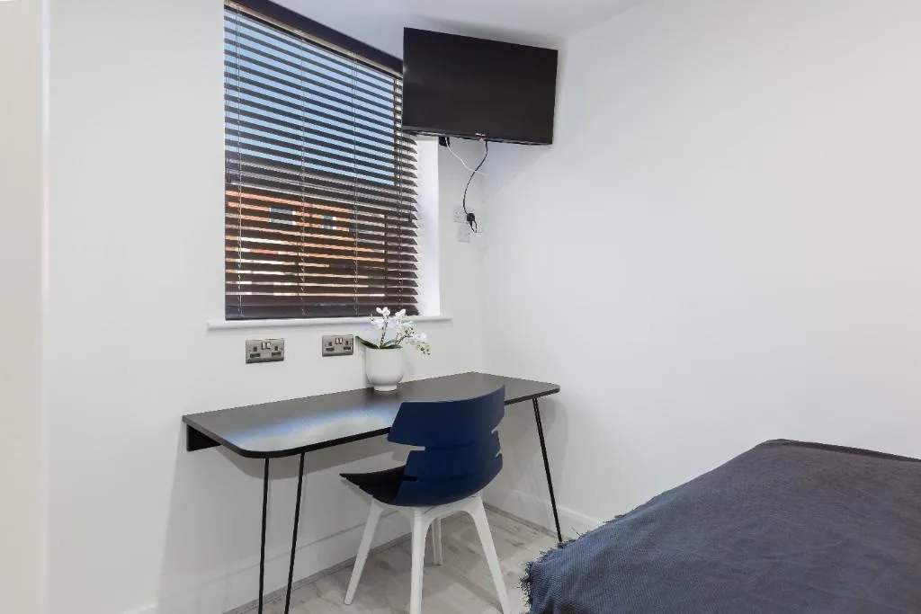 6 bedroom terraced house for rent
