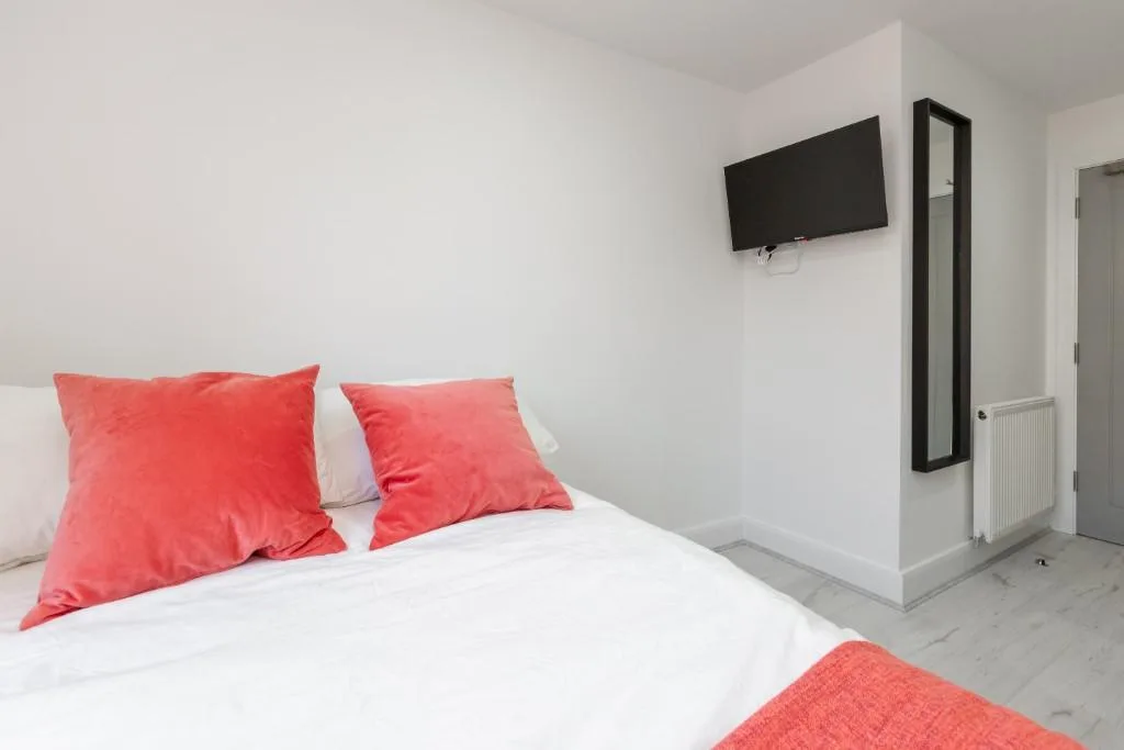 6 bedroom terraced house for rent