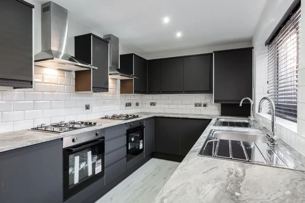 6 bedroom terraced house for rent