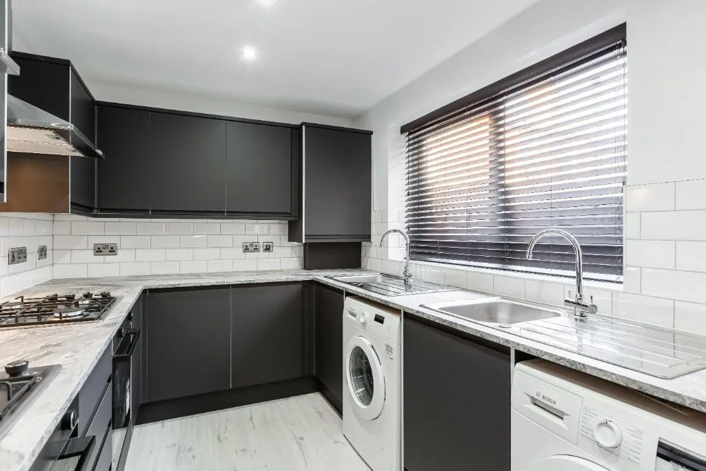6 bedroom terraced house for rent