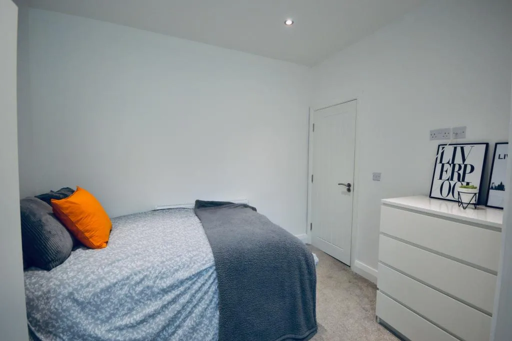 6 bedroom terraced house for rent