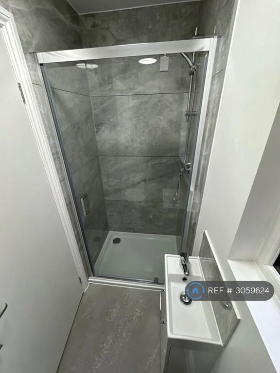 7 bedroom terraced house for rent