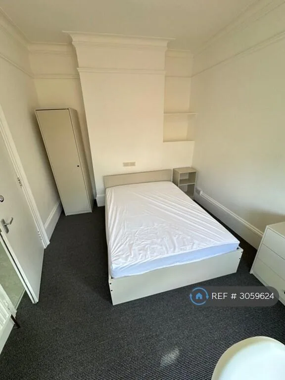 7 bedroom terraced house for rent