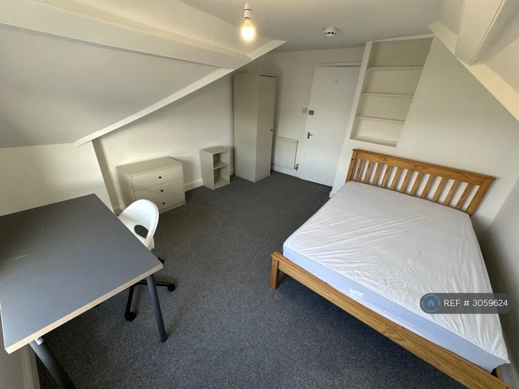 7 bedroom terraced house for rent
