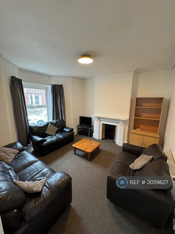 6 bedroom terraced house for rent