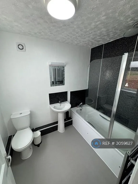 6 bedroom terraced house for rent