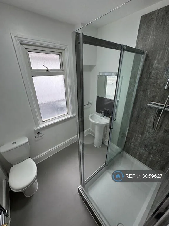 6 bedroom terraced house for rent