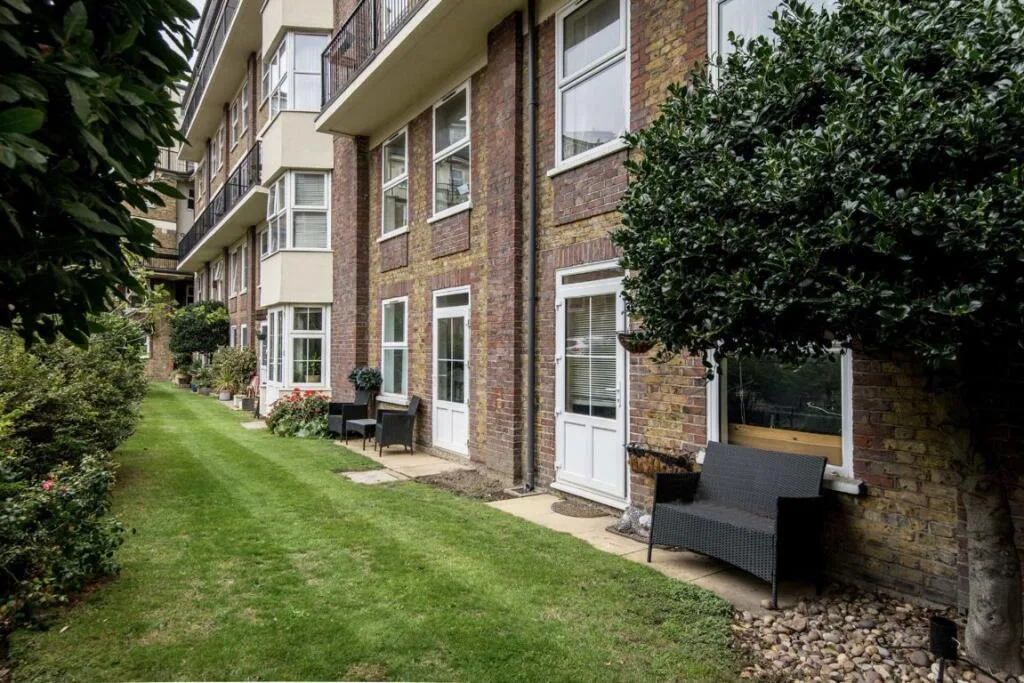 2 bedroom flat for rent