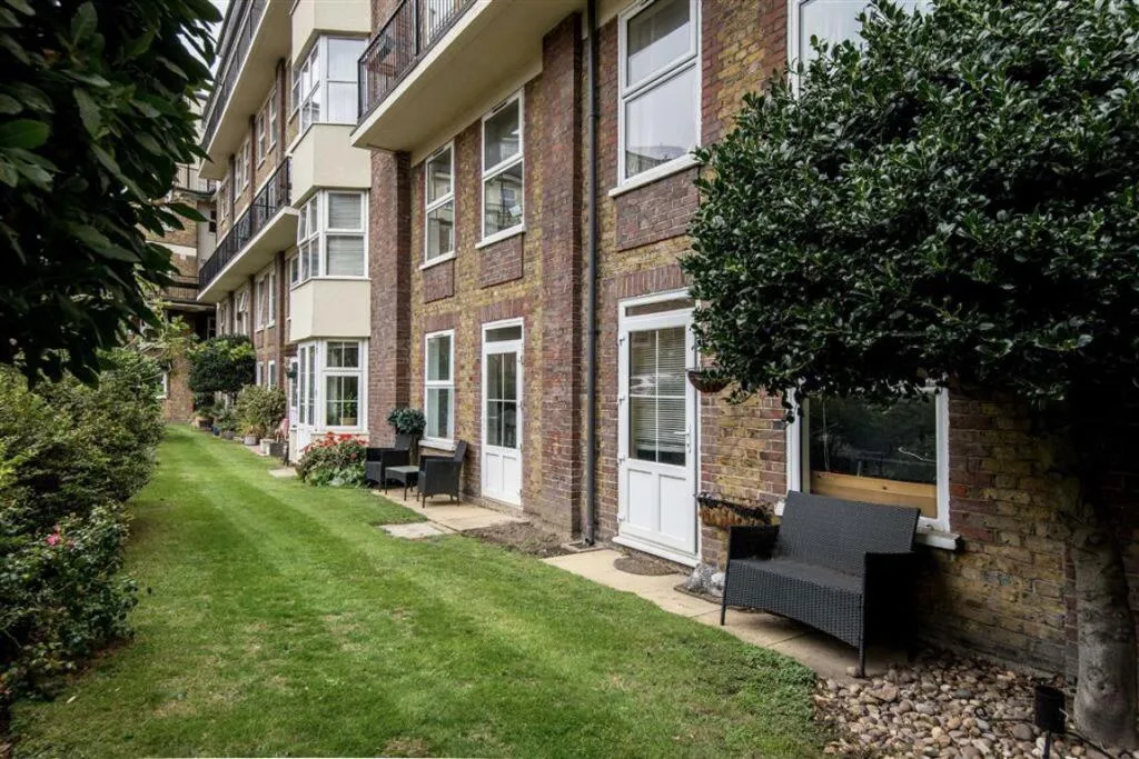 2 bedroom flat for rent