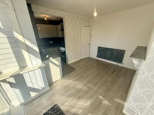 3 bedroom semi-detached house for rent