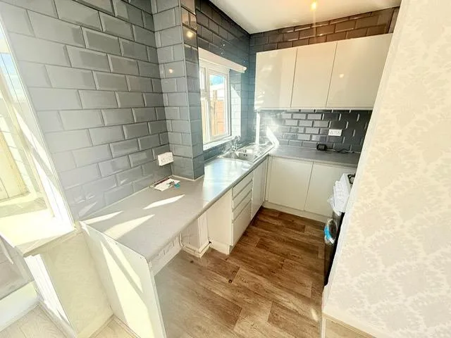 3 bedroom semi-detached house for rent