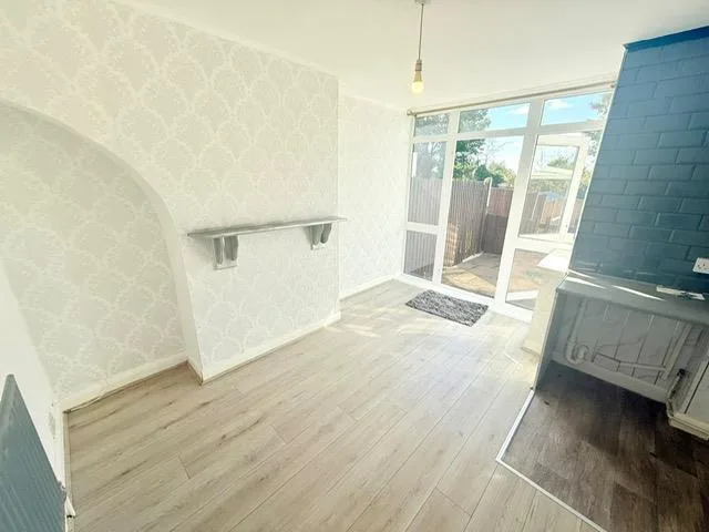 3 bedroom semi-detached house for rent