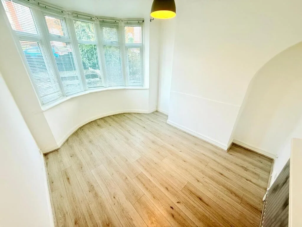 3 bedroom semi-detached house for rent