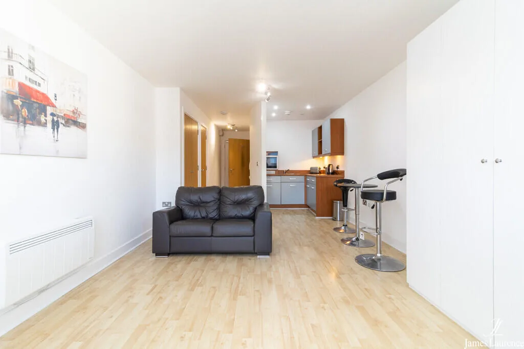 Studio flat for rent
