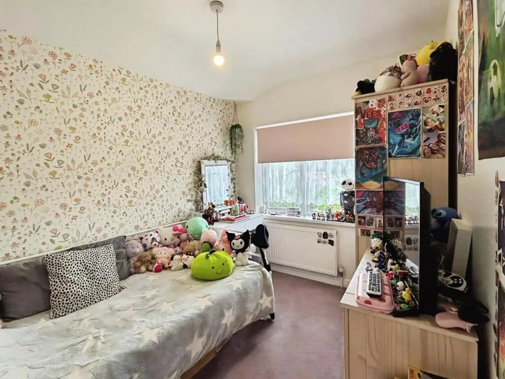 3 bedroom end of terrace house for rent