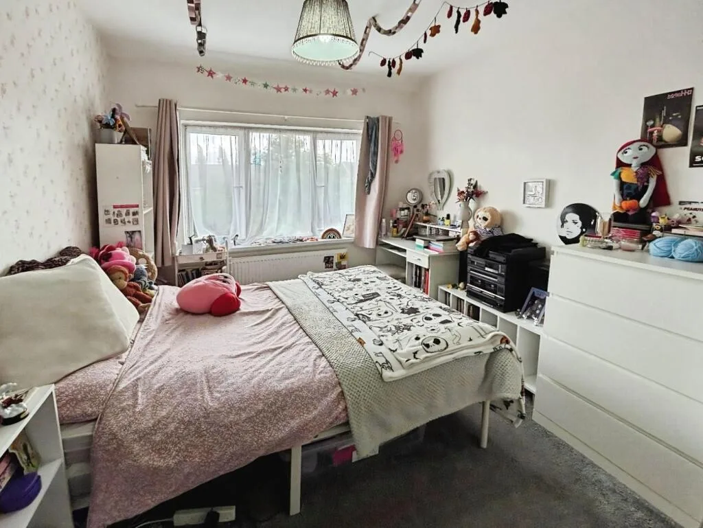 3 bedroom end of terrace house for rent