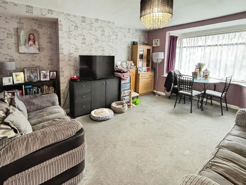 3 bedroom end of terrace house for rent