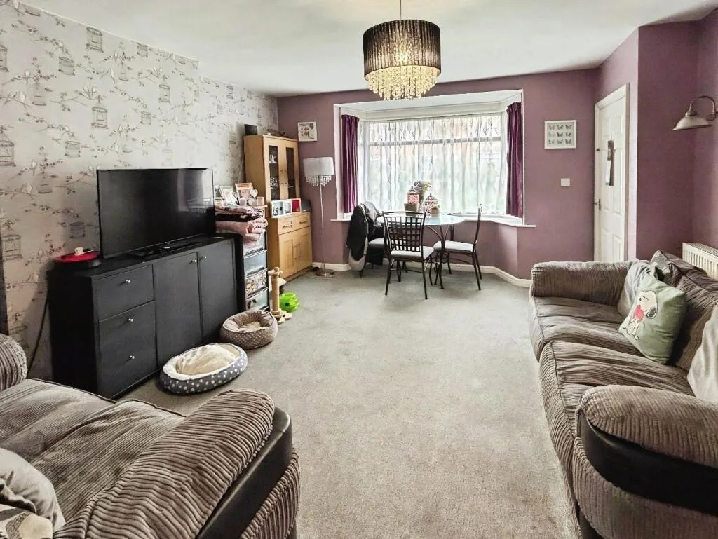 3 bedroom end of terrace house for rent