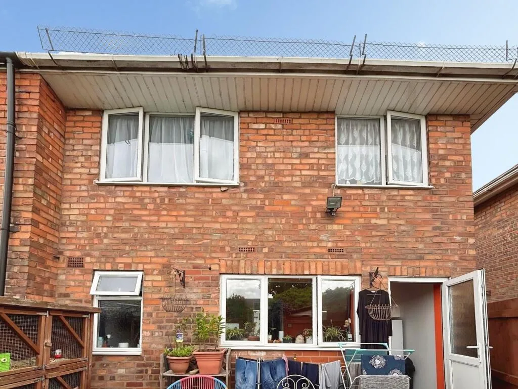 3 bedroom end of terrace house for rent