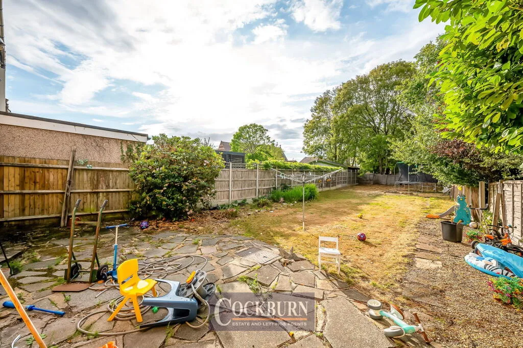 3 bedroom semi-detached house for rent