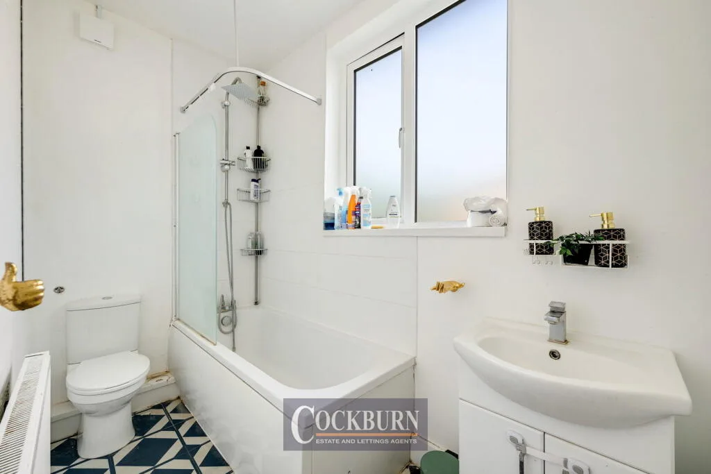 3 bedroom semi-detached house for rent