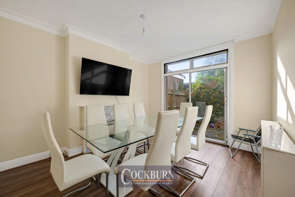 3 bedroom semi-detached house for rent