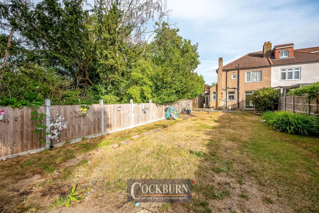 3 bedroom semi-detached house for rent