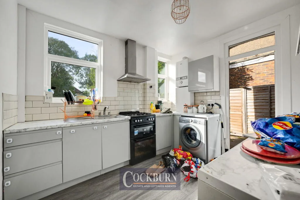 3 bedroom semi-detached house for rent