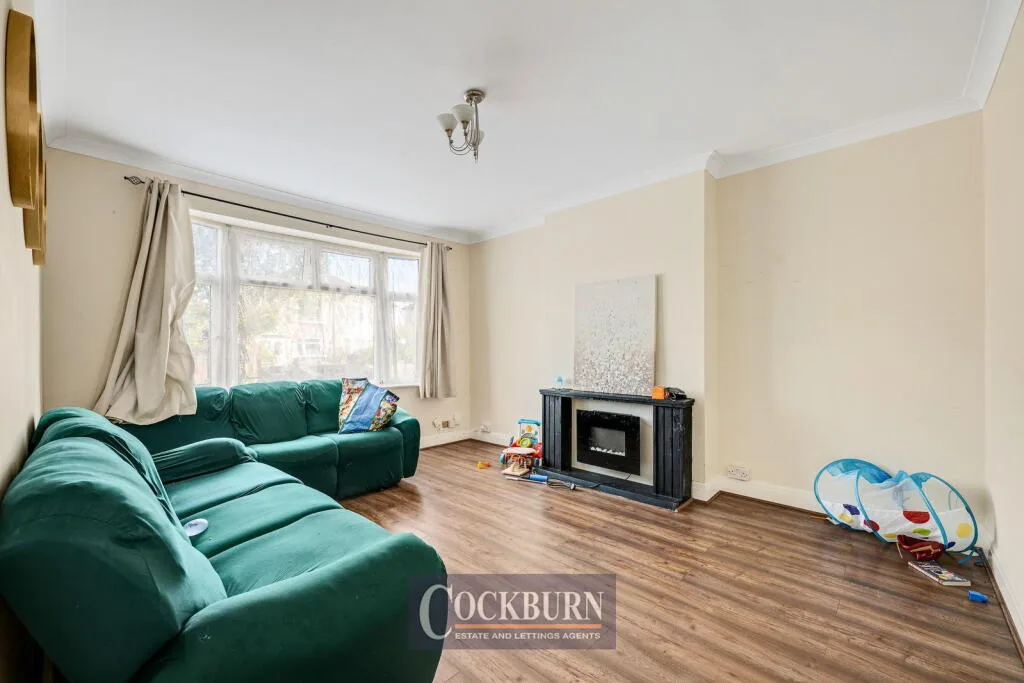 3 bedroom semi-detached house for rent