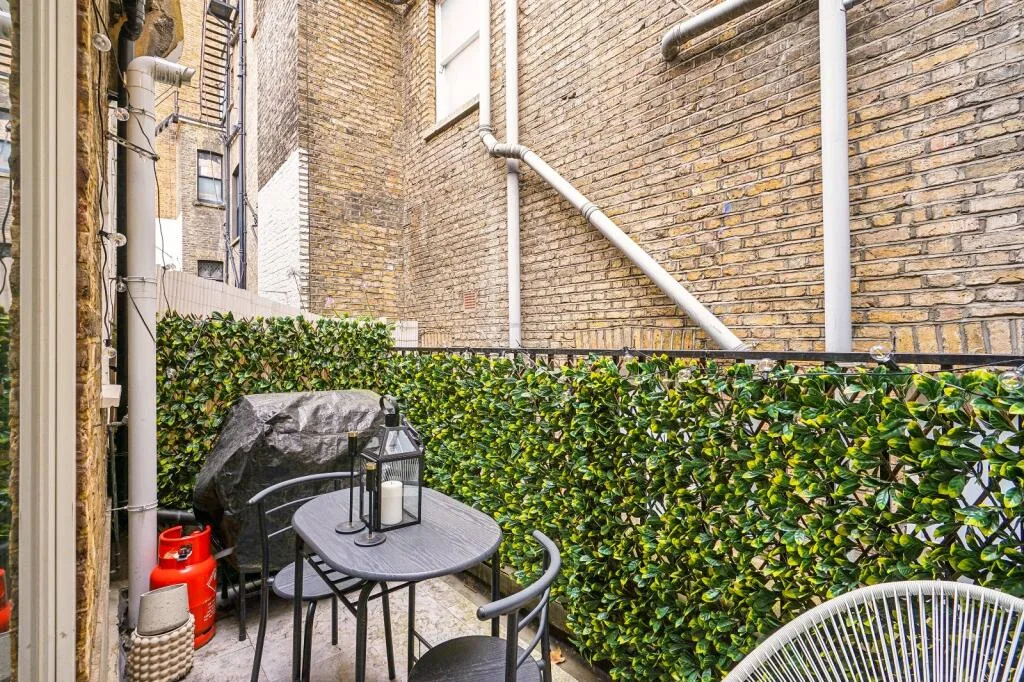 4 bedroom terraced house for rent