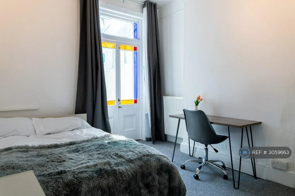 5 bedroom terraced house for rent