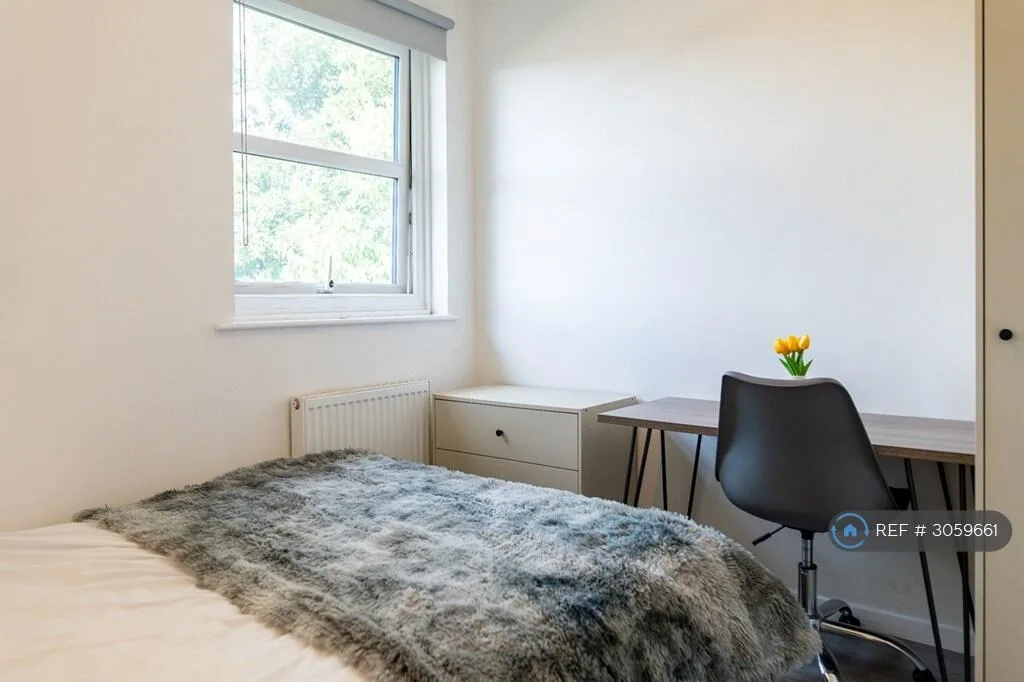 4 bedroom semi-detached house for rent
