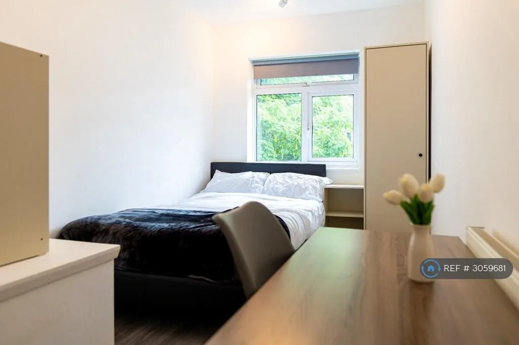 5 bedroom detached house for rent
