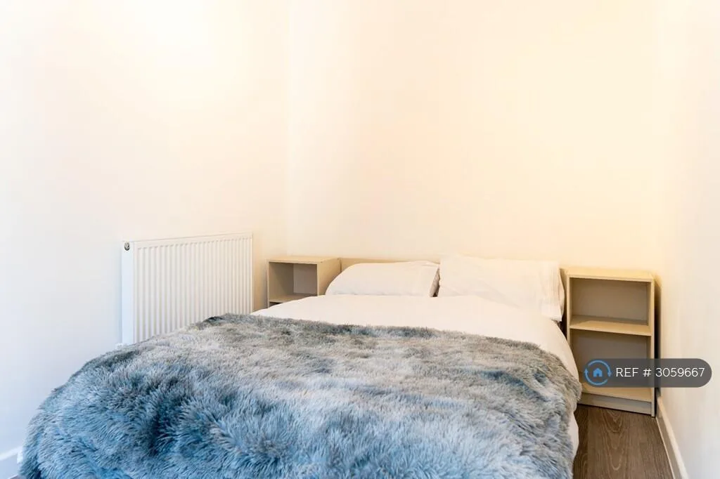 6 bedroom detached house for rent