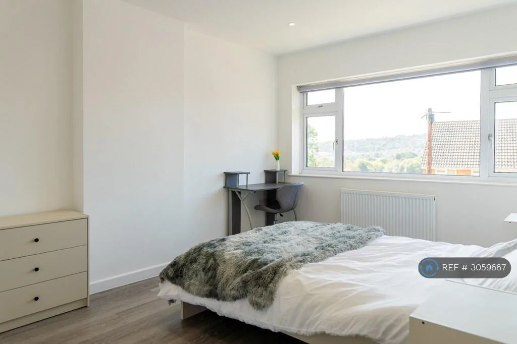 6 bedroom detached house for rent