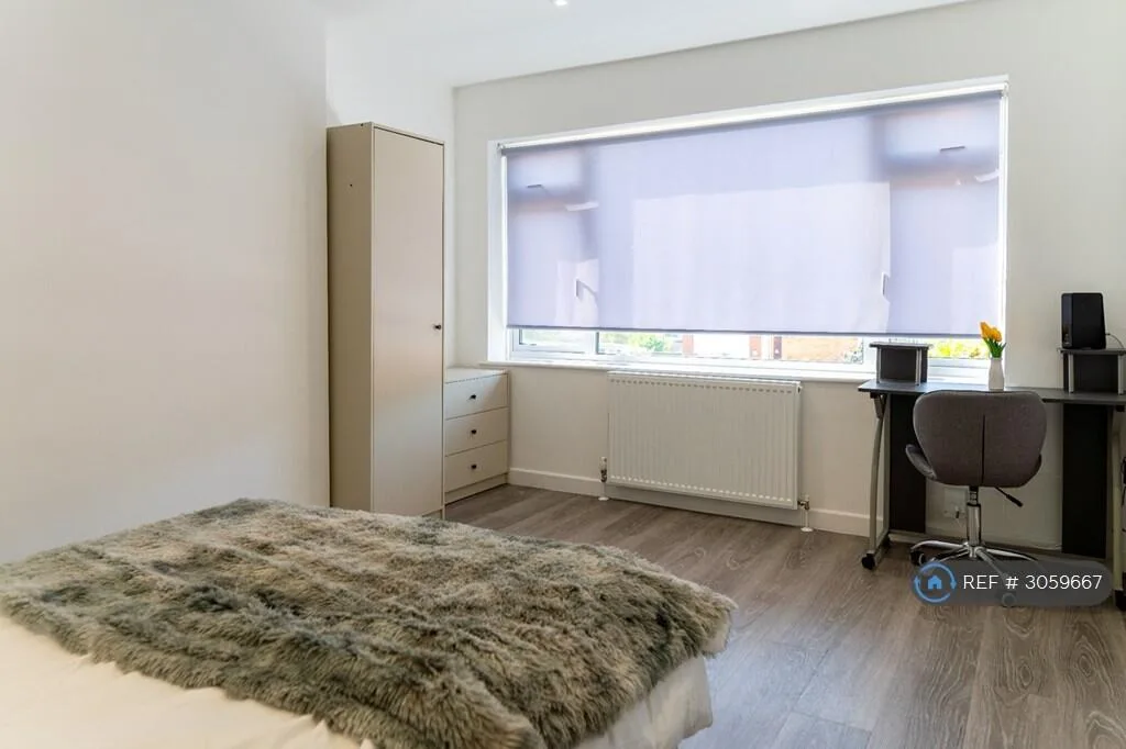 6 bedroom detached house for rent